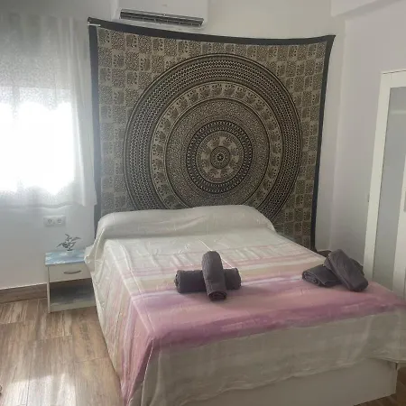 Malaga Rooms Проживание в семье *